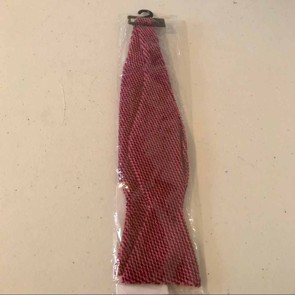 DIBI Pink Pattern Bow Tie (NWOT)